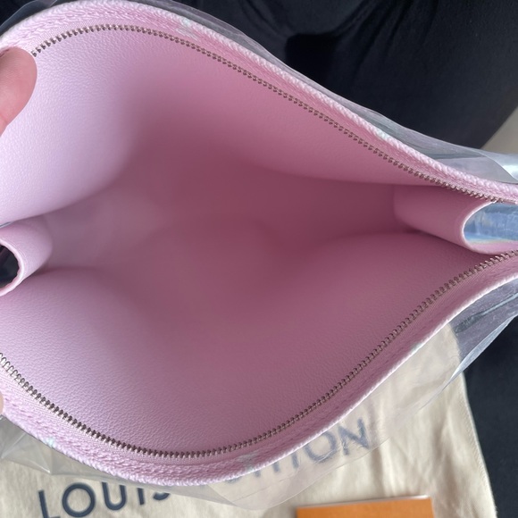 AUTHENTIC 💖🤍💙💛 NEW Louis Vuitton bag - Picture 5 of 10